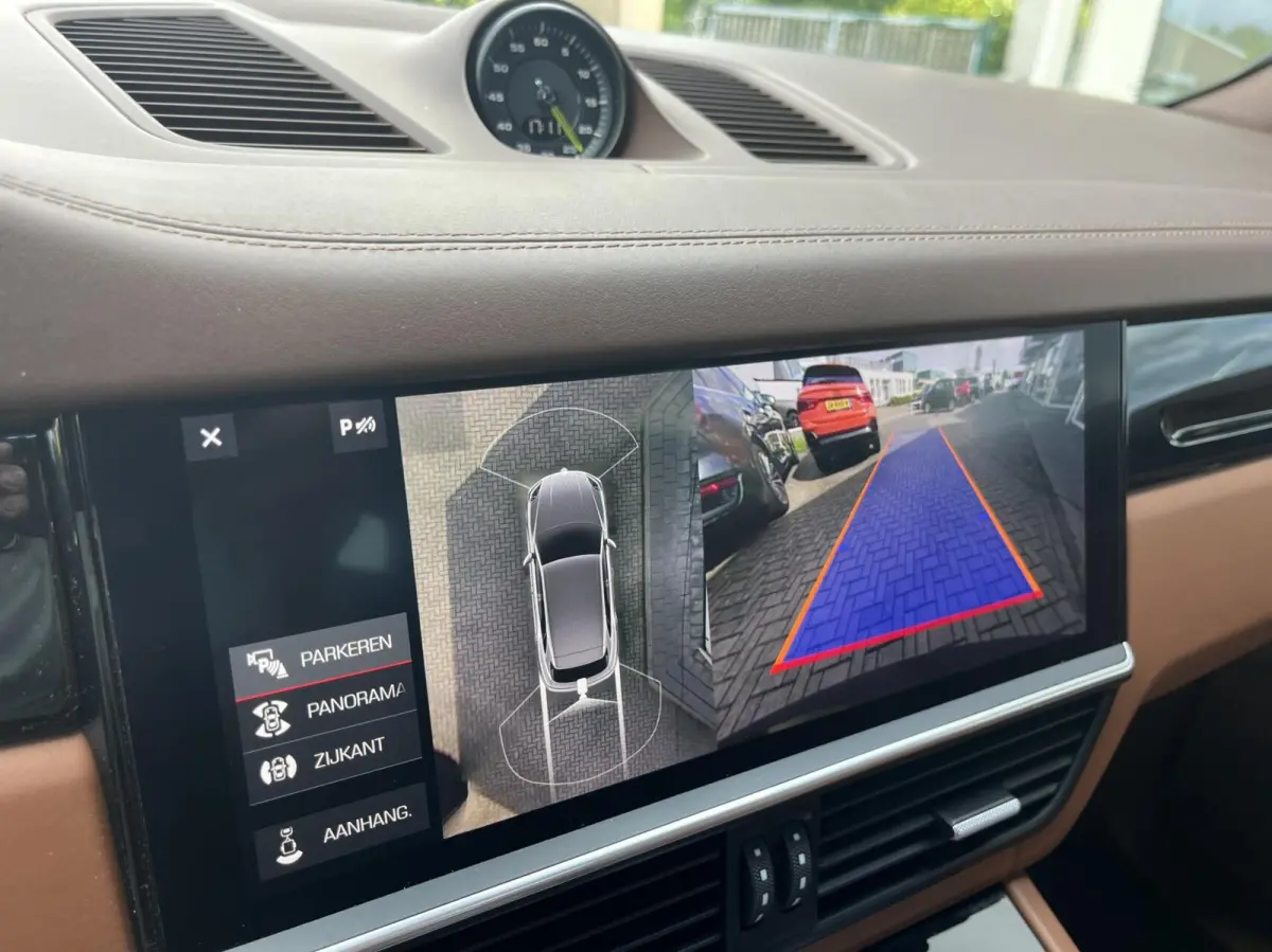 3.0 E-Hybrid 463PK PANO+CARPLAY+CHRONO+TREKH
