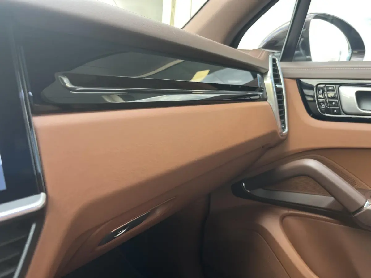 3.0 E-Hybrid 463PK PANO+CARPLAY+CHRONO+TREKH