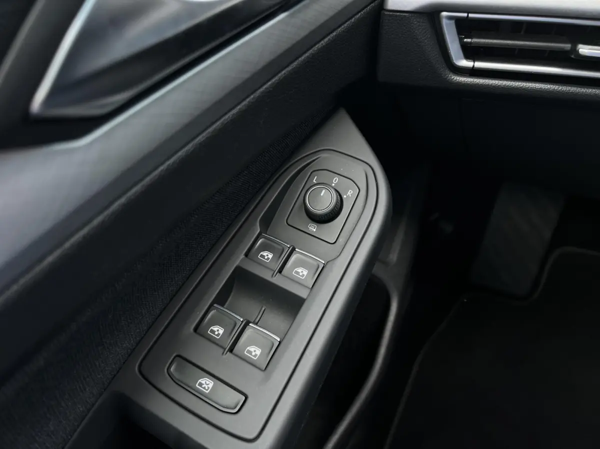 1.0 TSI Life CARPLAY | ADAPT.CRUISE | DIGI.DAHSB | NAV | LED | PDC | LMV