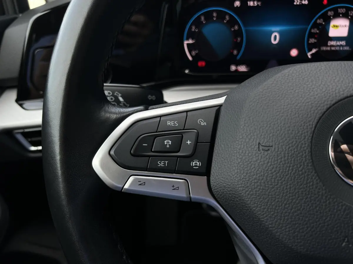 1.0 TSI Life CARPLAY | ADAPT.CRUISE | DIGI.DAHSB | NAV | LED | PDC | LMV