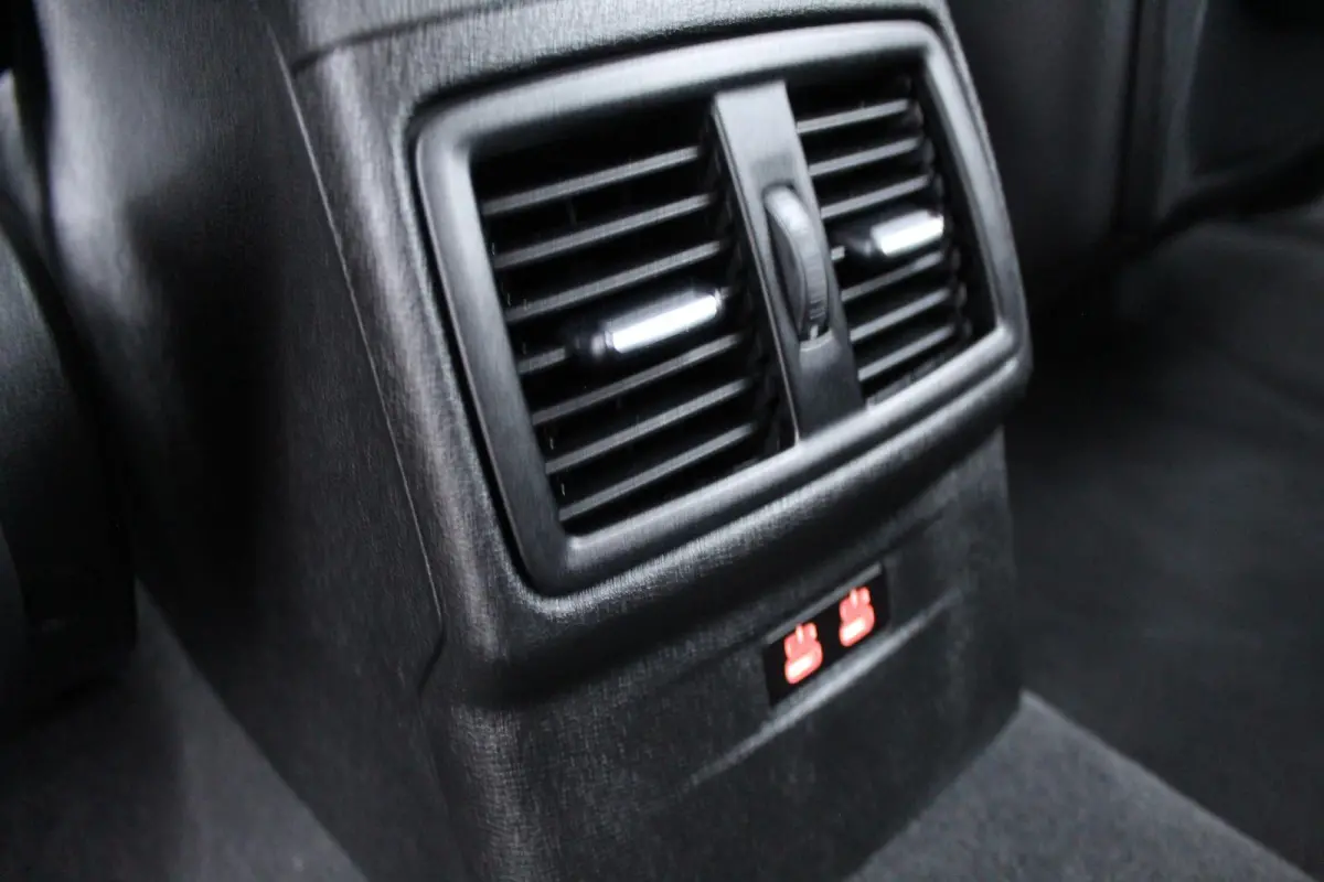 sDrive20i Orange Ed Trekhaak/Sportstoel/Groot NAVI