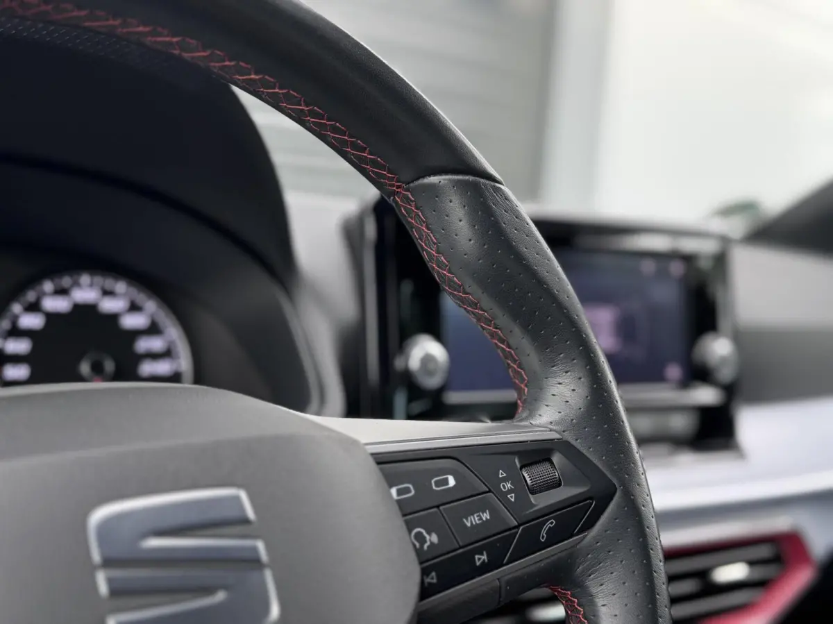 1.0 TSI FR Dealer Ondh|Carplay|Camera|Ambient