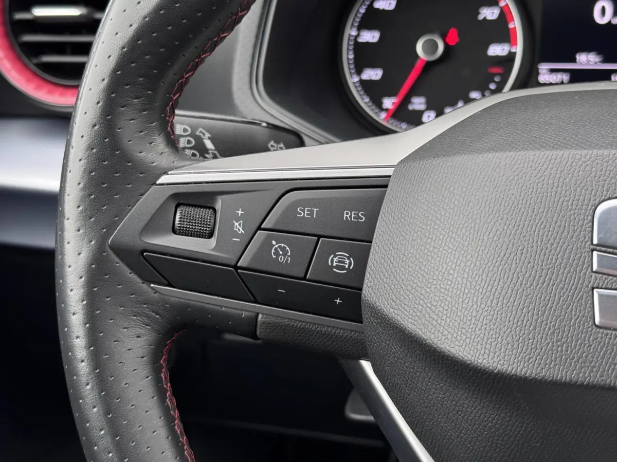 1.0 TSI FR Dealer Ondh|Carplay|Camera|Ambient