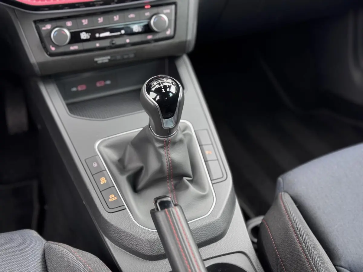 1.0 TSI FR Dealer Ondh|Carplay|Camera|Ambient