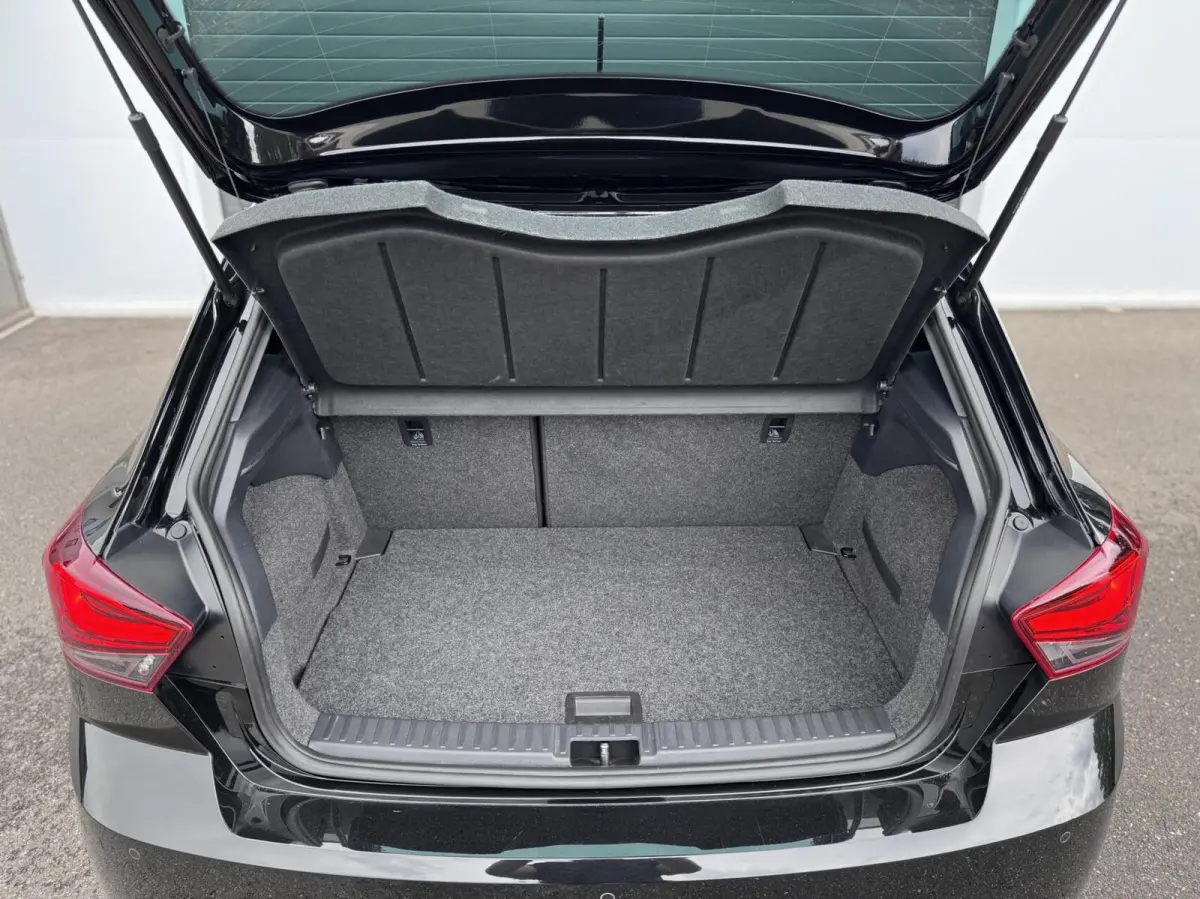 1.0 TSI FR Dealer Ondh|Carplay|Camera|Ambient