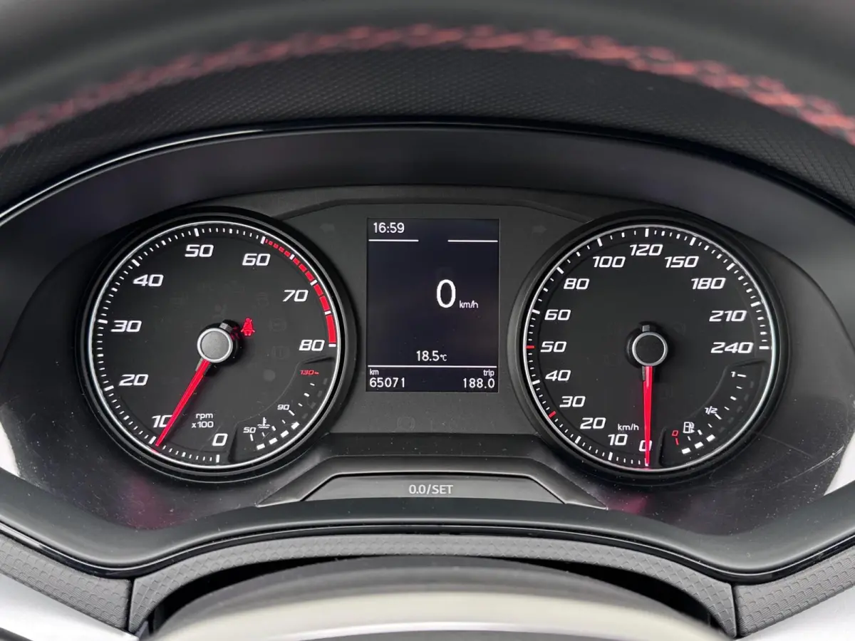 1.0 TSI FR Dealer Ondh|Carplay|Camera|Ambient