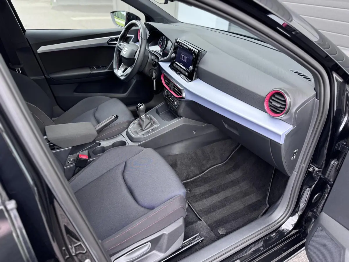 1.0 TSI FR Dealer Ondh|Carplay|Camera|Ambient