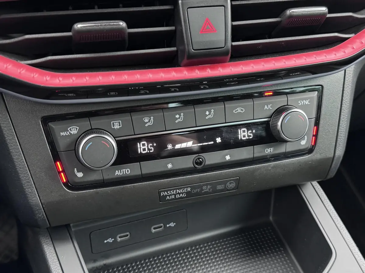 1.0 TSI FR Dealer Ondh|Carplay|Camera|Ambient
