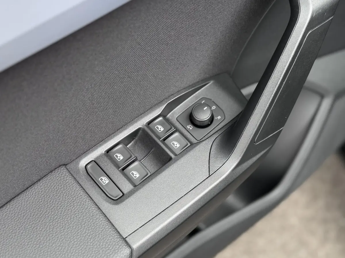 1.0 TSI FR Dealer Ondh|Carplay|Camera|Ambient