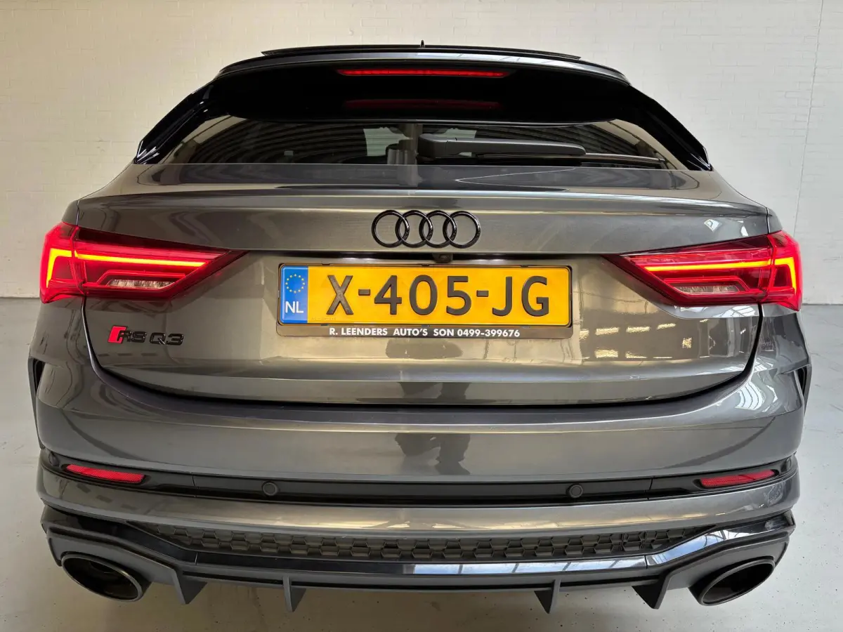 RSQ3 Automaat 2.5 TFSI 400PK Quattro Daytona Grey, Black Pakket, Alcantara/Half Leder, Schuifdak, 21inch, Trekhaak