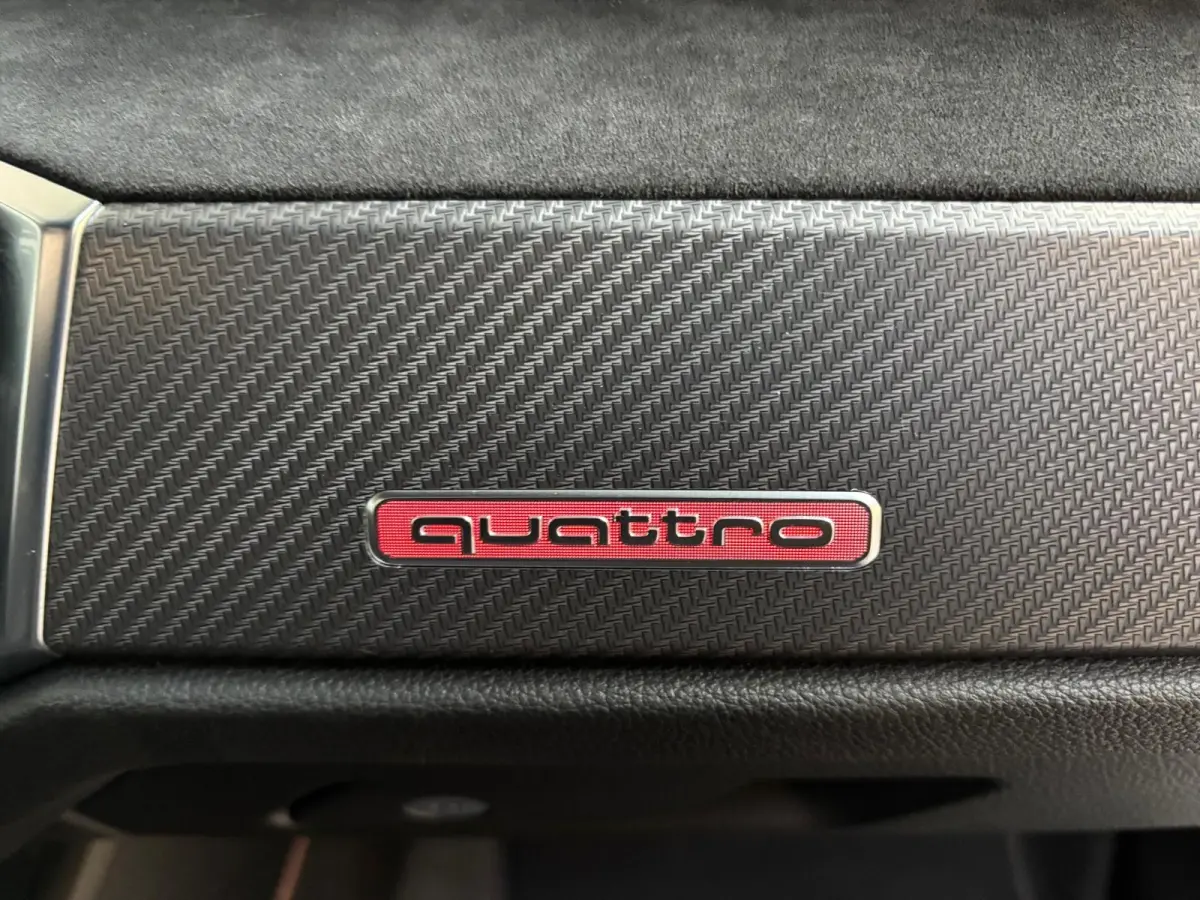RSQ3 Automaat 2.5 TFSI 400PK Quattro Daytona Grey, Black Pakket, Alcantara/Half Leder, Schuifdak, 21inch, Trekhaak