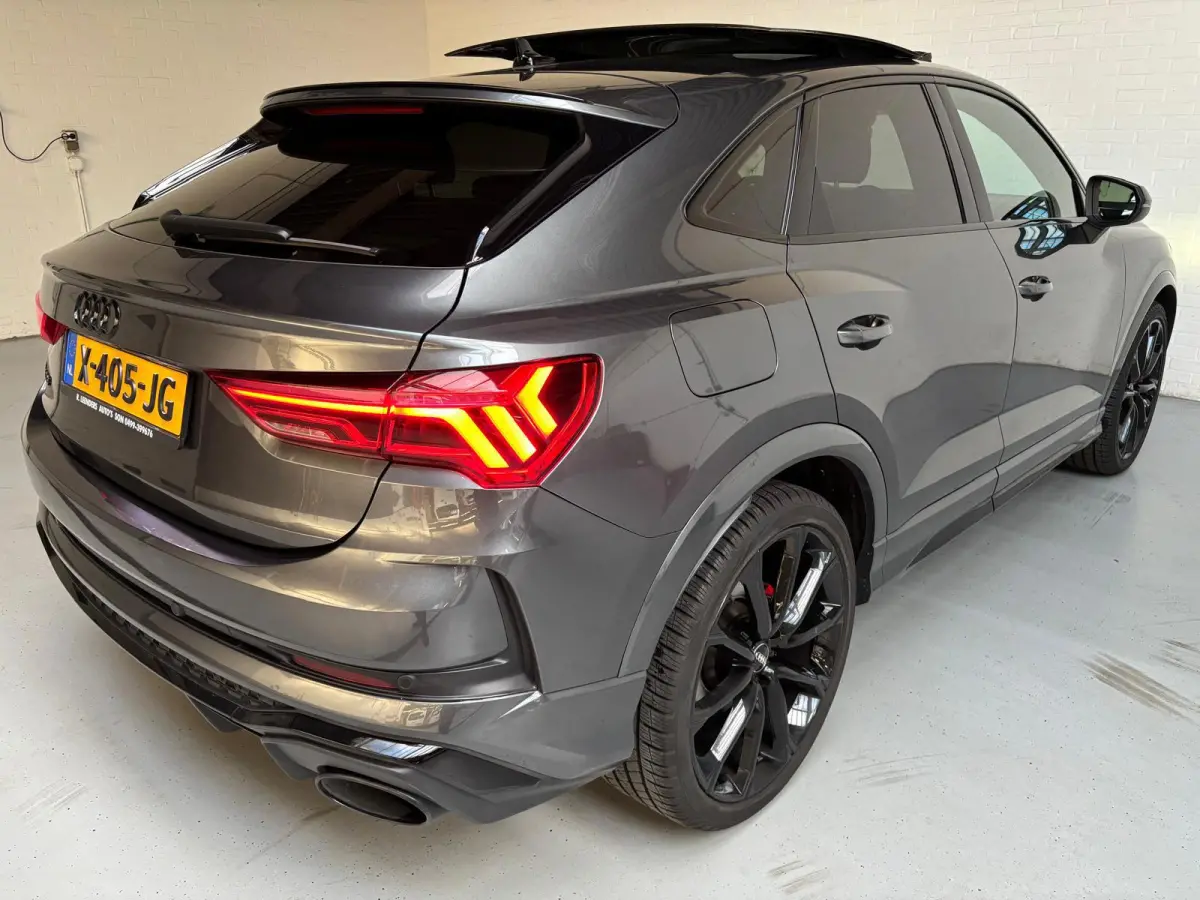 RSQ3 Automaat 2.5 TFSI 400PK Quattro Daytona Grey, Black Pakket, Alcantara/Half Leder, Schuifdak, 21inch, Trekhaak