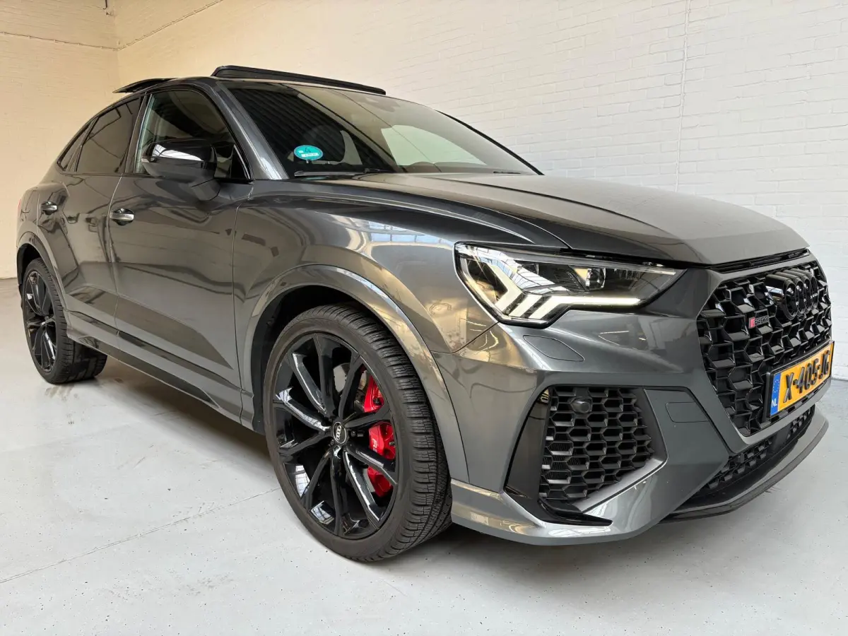 RSQ3 Automaat 2.5 TFSI 400PK Quattro Daytona Grey, Black Pakket, Alcantara/Half Leder, Schuifdak, 21inch, Trekhaak