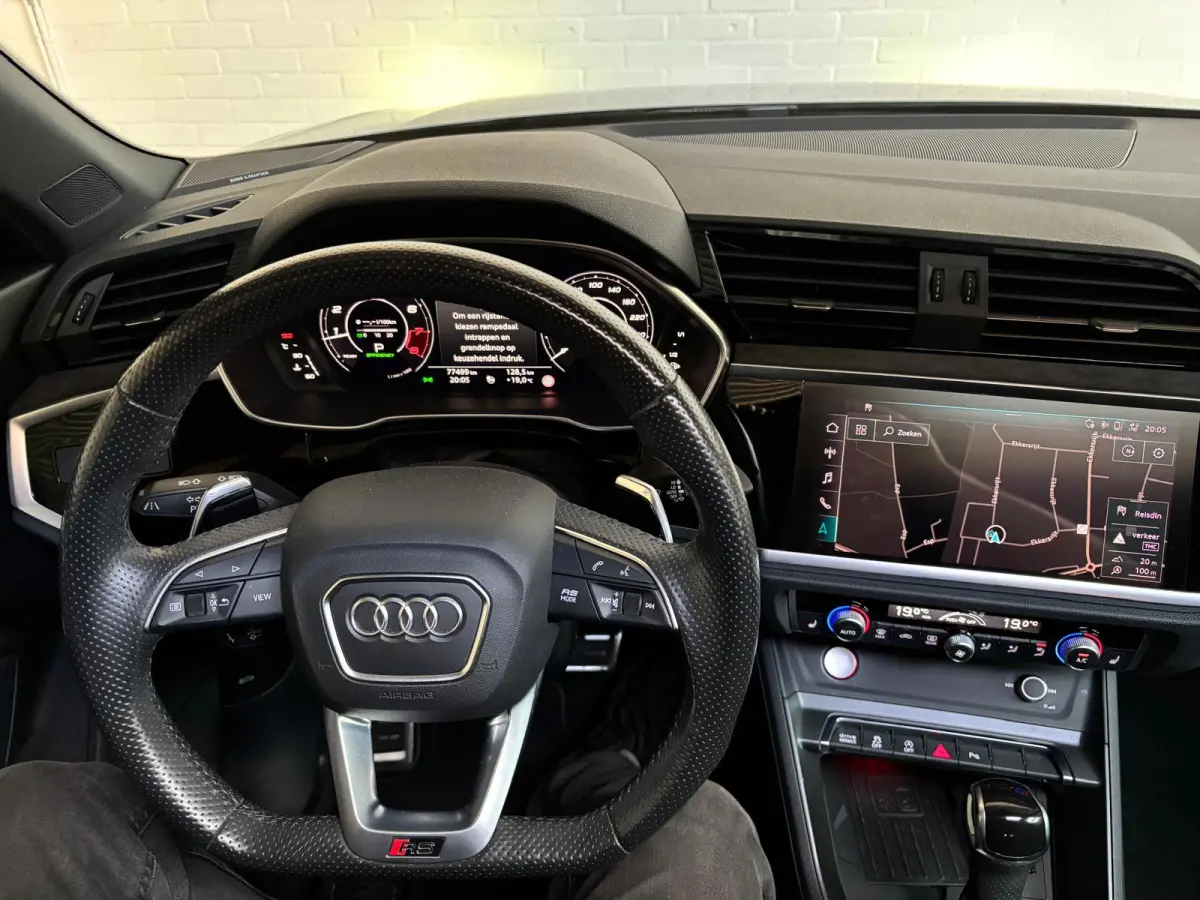 RSQ3 Automaat 2.5 TFSI 400PK Quattro Daytona Grey, Black Pakket, Alcantara/Half Leder, Schuifdak, 21inch, Trekhaak