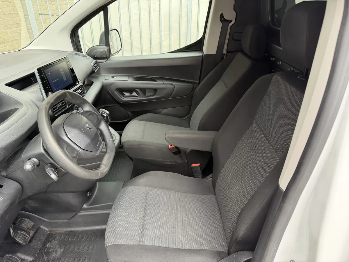 1.5 BlueHDI Premium CarPlay/navigatie systeem/cruise control