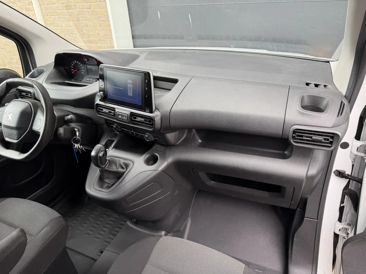 1.5 BlueHDI Premium CarPlay/navigatie systeem/cruise control