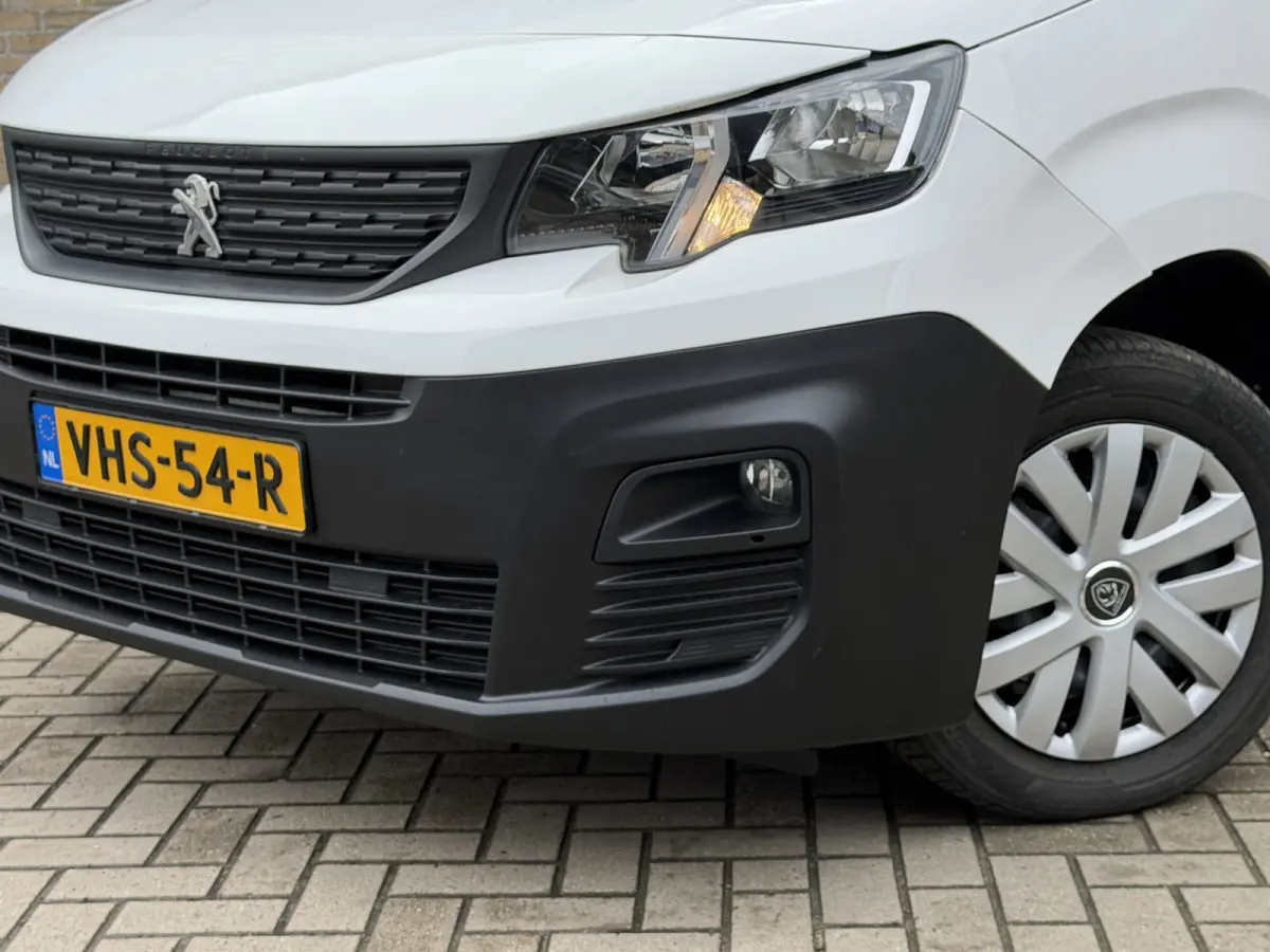 1.5 BlueHDI Premium CarPlay/navigatie systeem/cruise control