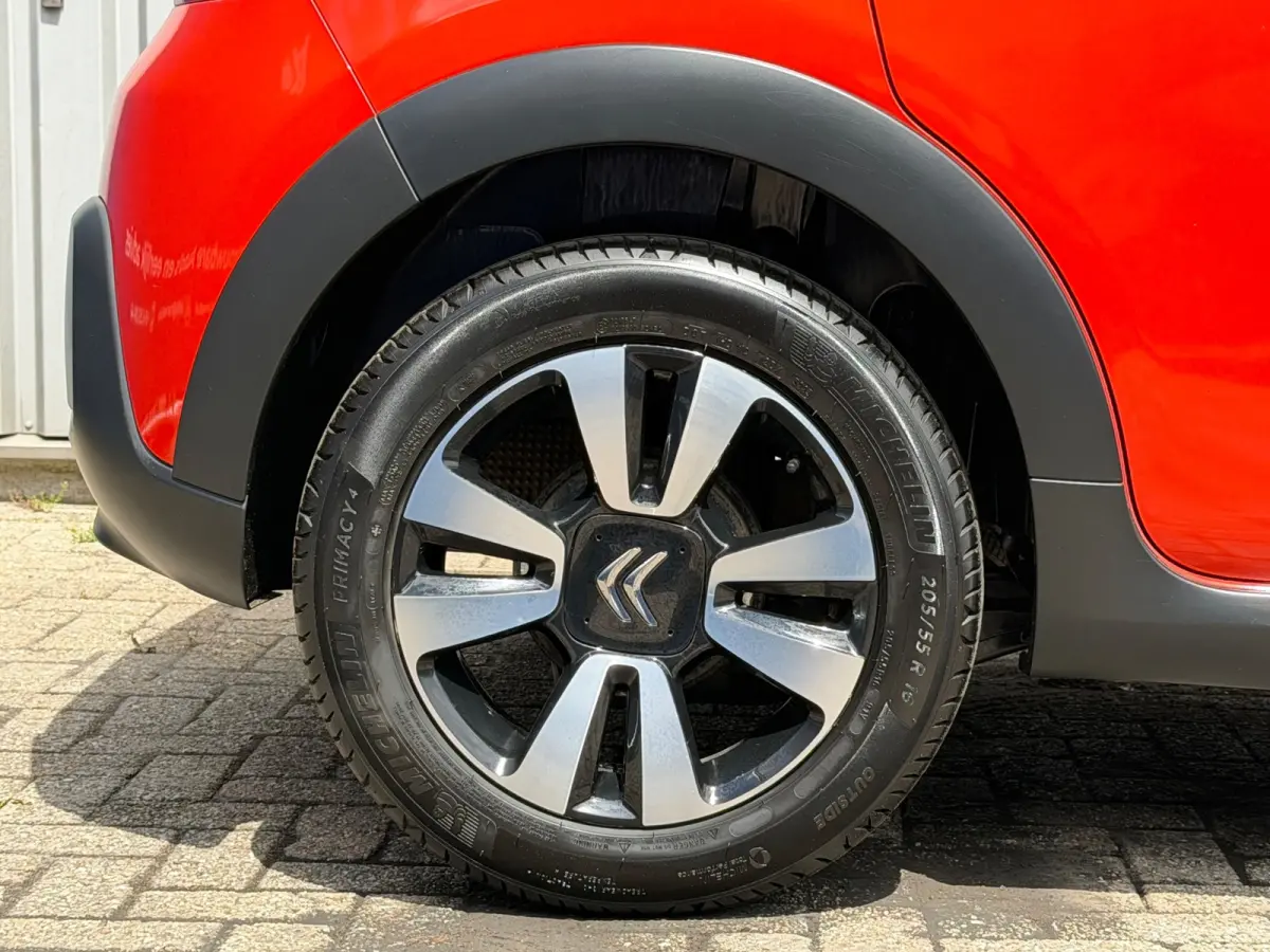 1.2 PureTech Shine|2e Eigenaar|Navi|Camera|Carplay|Climate|Cruise|PDC|DealerOnderhouden|Apk tot 26-01-2027|