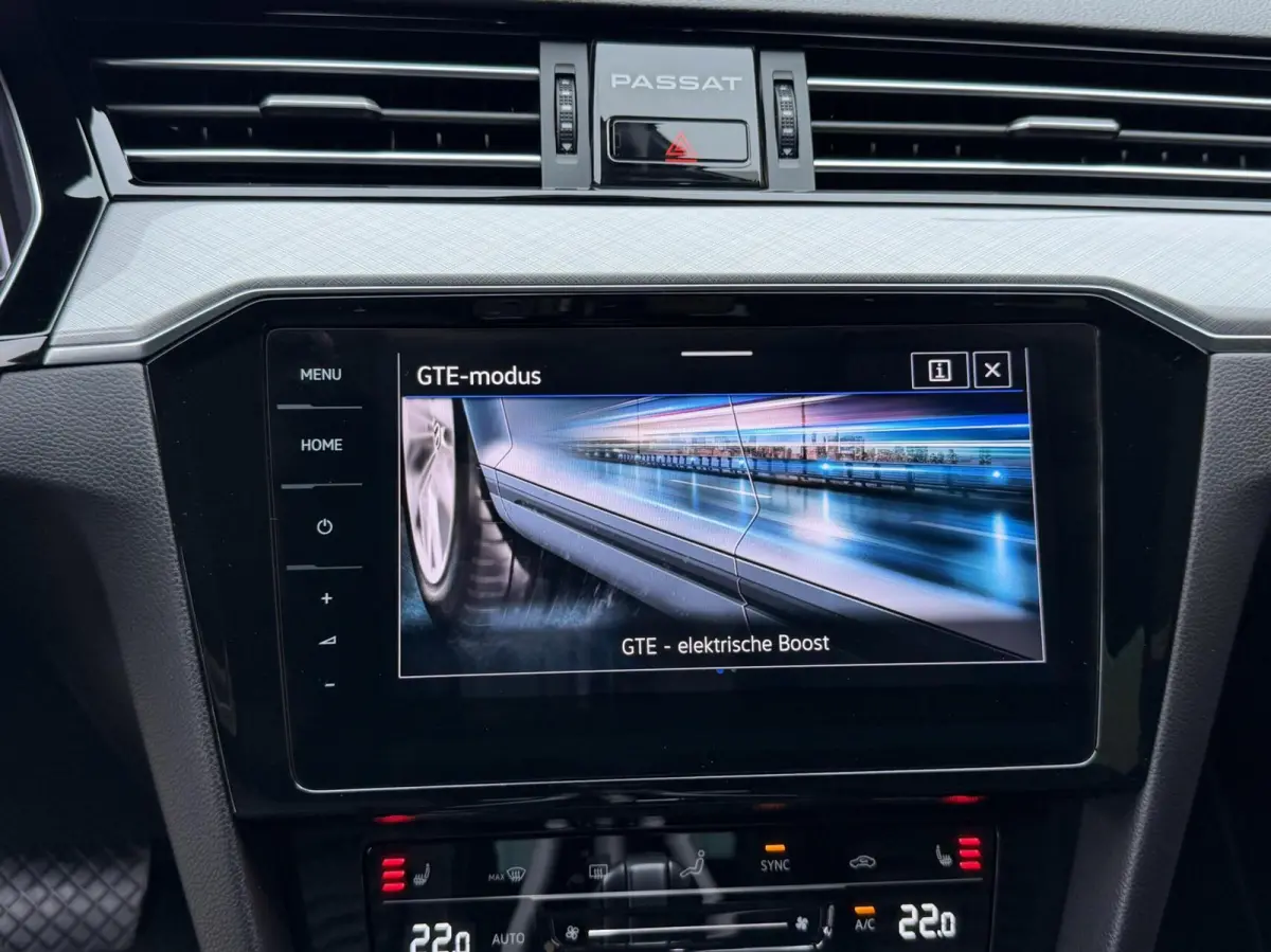 1.4 TSI PHEV GTE Business Automaat | Leren bekleding | Panoramadak | Elektrisch verstelbare voorstoelen | Trekhaak uitklapbaar | Stoelverwarming | Adaptieve cruise control | Achteruitrijcame