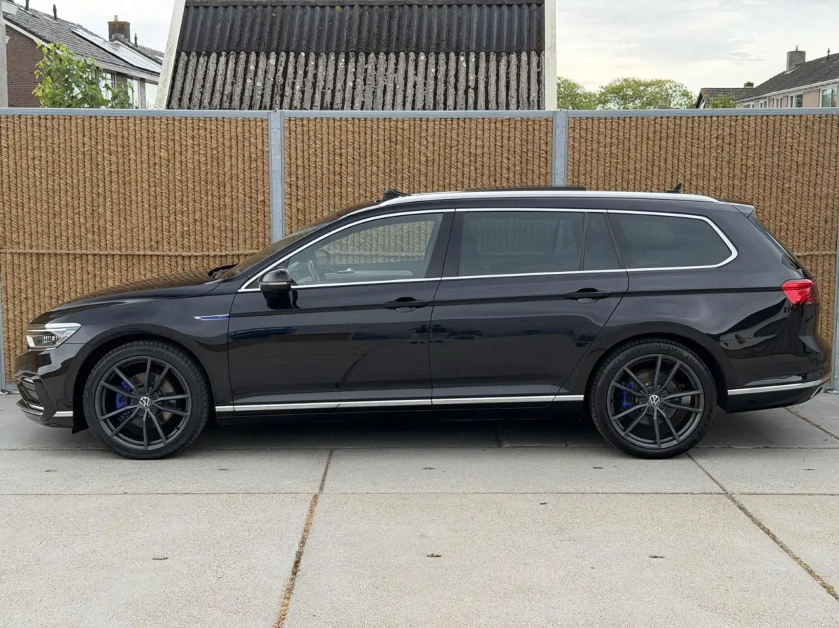 1.4 TSI PHEV GTE Business Automaat | Leren bekleding | Panoramadak | Elektrisch verstelbare voorstoelen | Trekhaak uitklapbaar | Stoelverwarming | Adaptieve cruise control | Achteruitrijcame