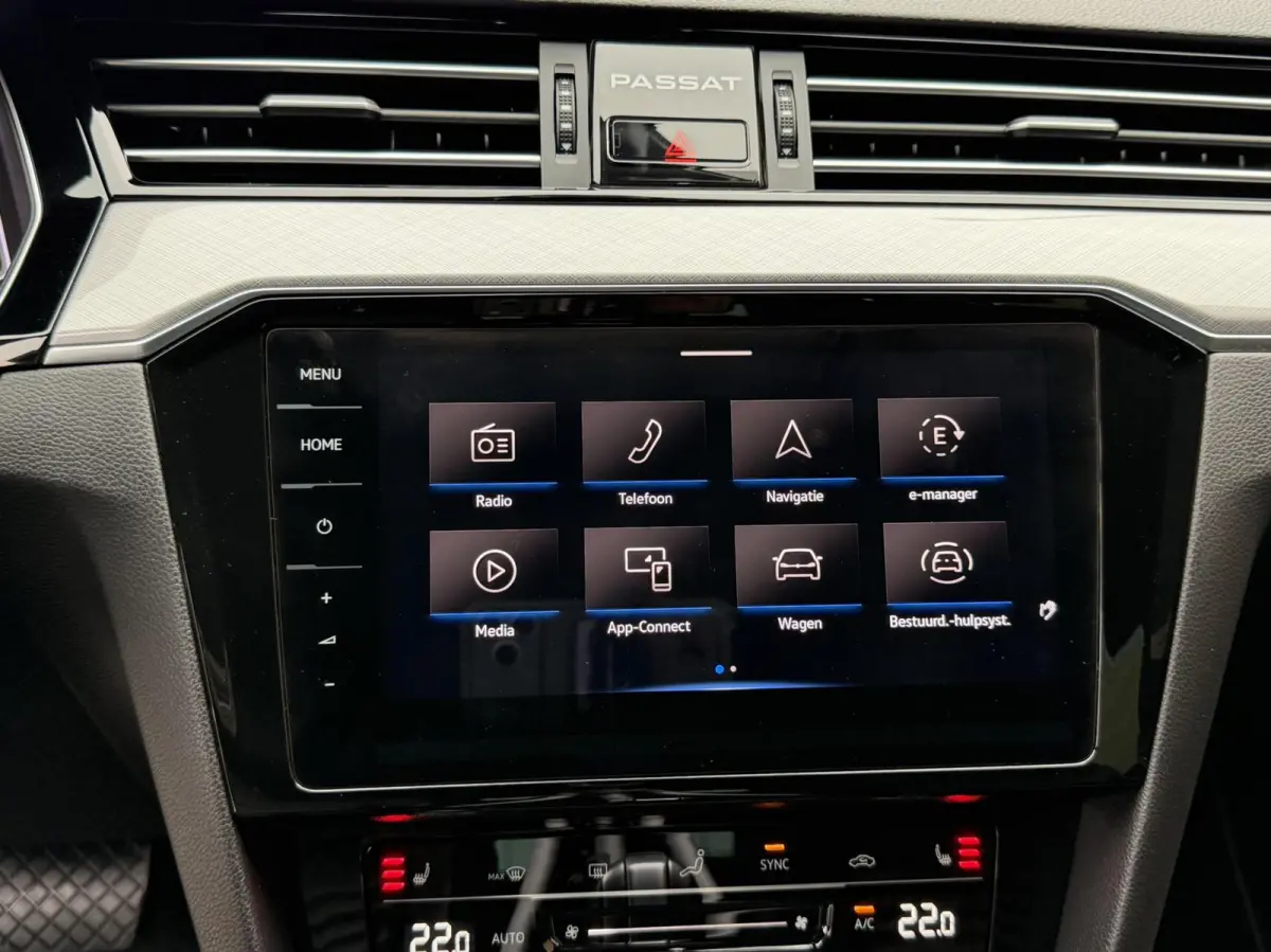 1.4 TSI PHEV GTE Business Automaat | Leren bekleding | Panoramadak | Elektrisch verstelbare voorstoelen | Trekhaak uitklapbaar | Stoelverwarming | Adaptieve cruise control | Achteruitrijcame
