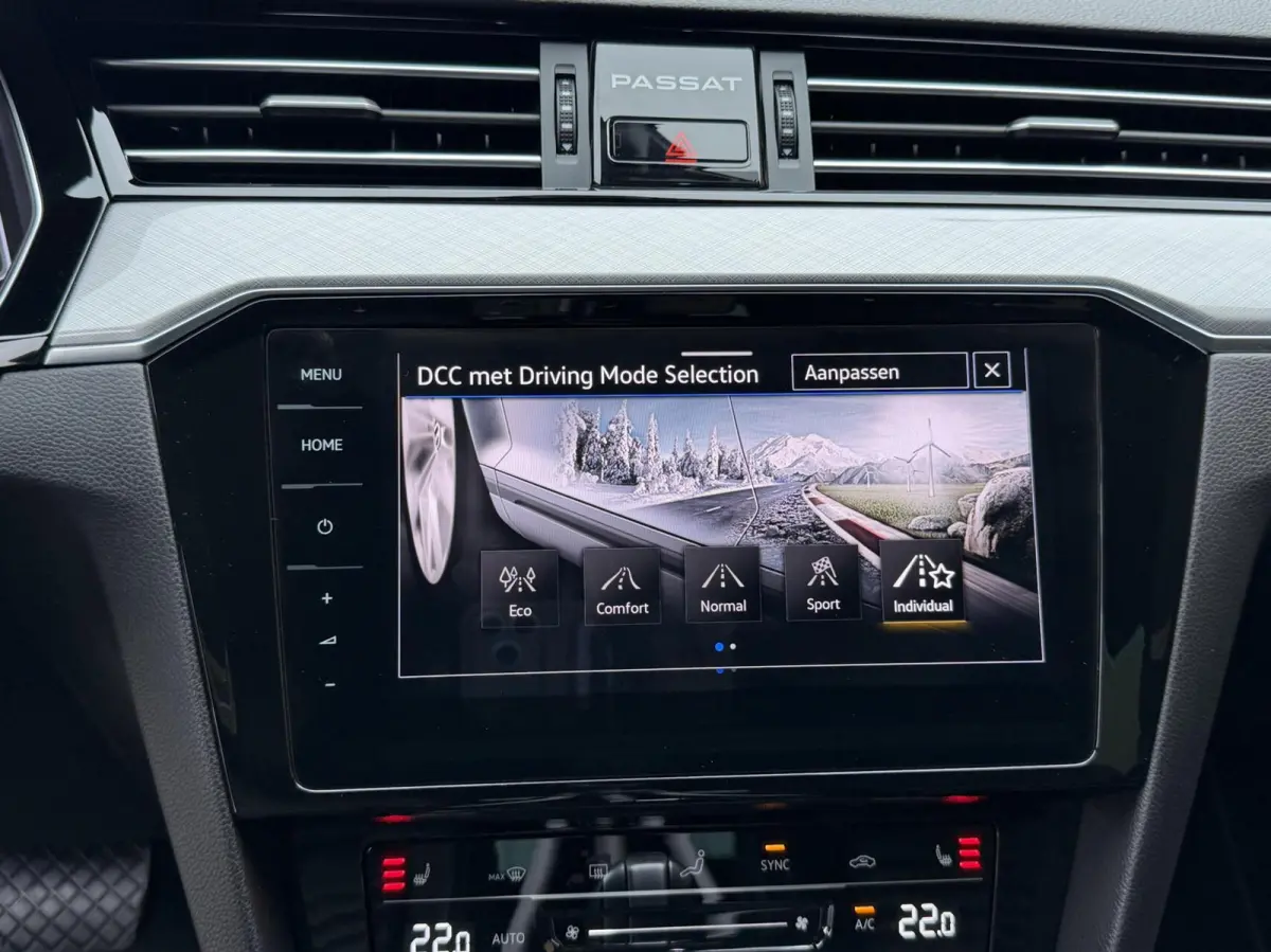 1.4 TSI PHEV GTE Business Automaat | Leren bekleding | Panoramadak | Elektrisch verstelbare voorstoelen | Trekhaak uitklapbaar | Stoelverwarming | Adaptieve cruise control | Achteruitrijcame