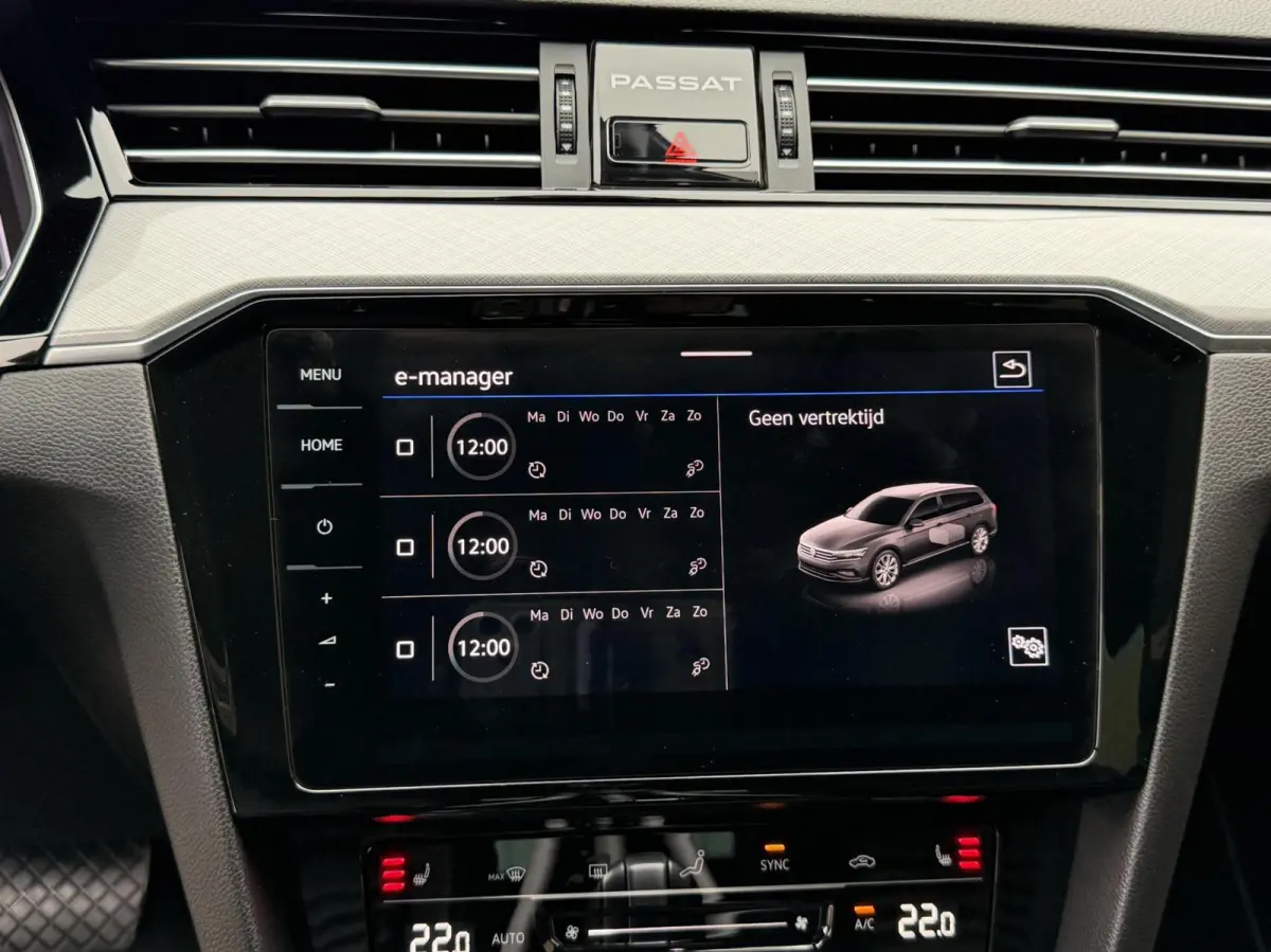 1.4 TSI PHEV GTE Business Automaat | Leren bekleding | Panoramadak | Elektrisch verstelbare voorstoelen | Trekhaak uitklapbaar | Stoelverwarming | Adaptieve cruise control | Achteruitrijcame
