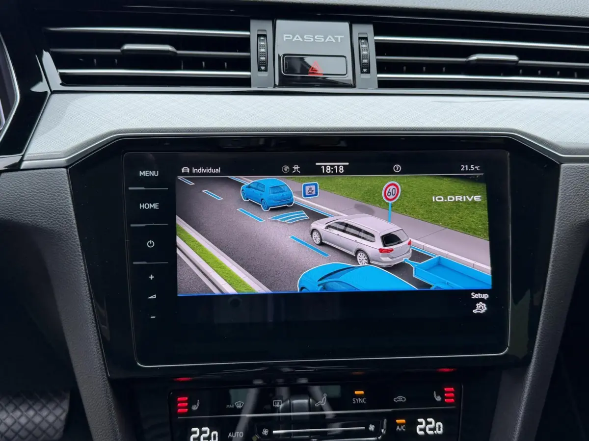 1.4 TSI PHEV GTE Business Automaat | Leren bekleding | Panoramadak | Elektrisch verstelbare voorstoelen | Trekhaak uitklapbaar | Stoelverwarming | Adaptieve cruise control | Achteruitrijcame