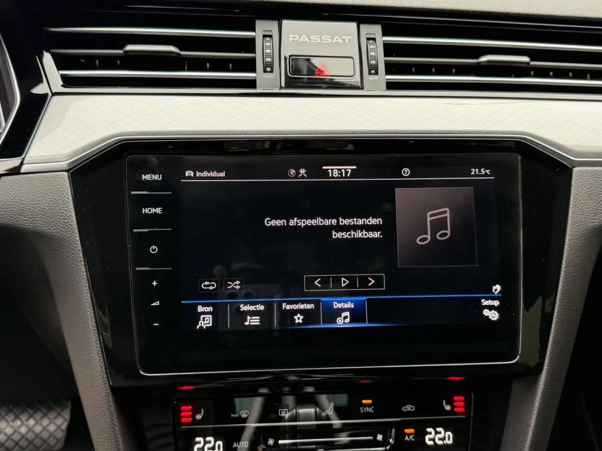 1.4 TSI PHEV GTE Business Automaat | Leren bekleding | Panoramadak | Elektrisch verstelbare voorstoelen | Trekhaak uitklapbaar | Stoelverwarming | Adaptieve cruise control | Achteruitrijcame