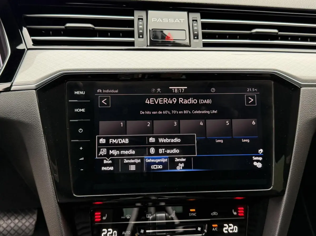 1.4 TSI PHEV GTE Business Automaat | Leren bekleding | Panoramadak | Elektrisch verstelbare voorstoelen | Trekhaak uitklapbaar | Stoelverwarming | Adaptieve cruise control | Achteruitrijcame