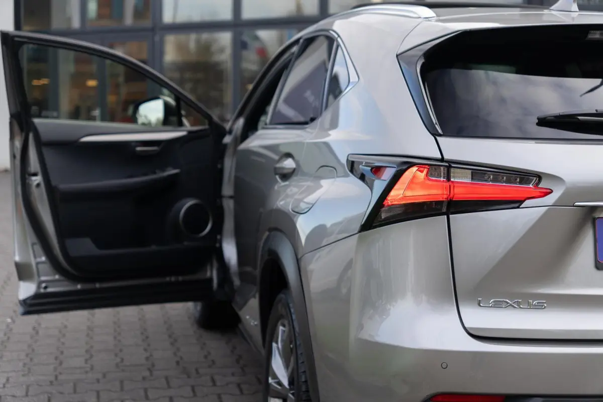 300h AWD F Sport|197PK|Panoramadak|Leder|Head Up|ACC|ISOFIX|LED|2e Eig|BTW Auto|Automaat|Dealer Onderhouden