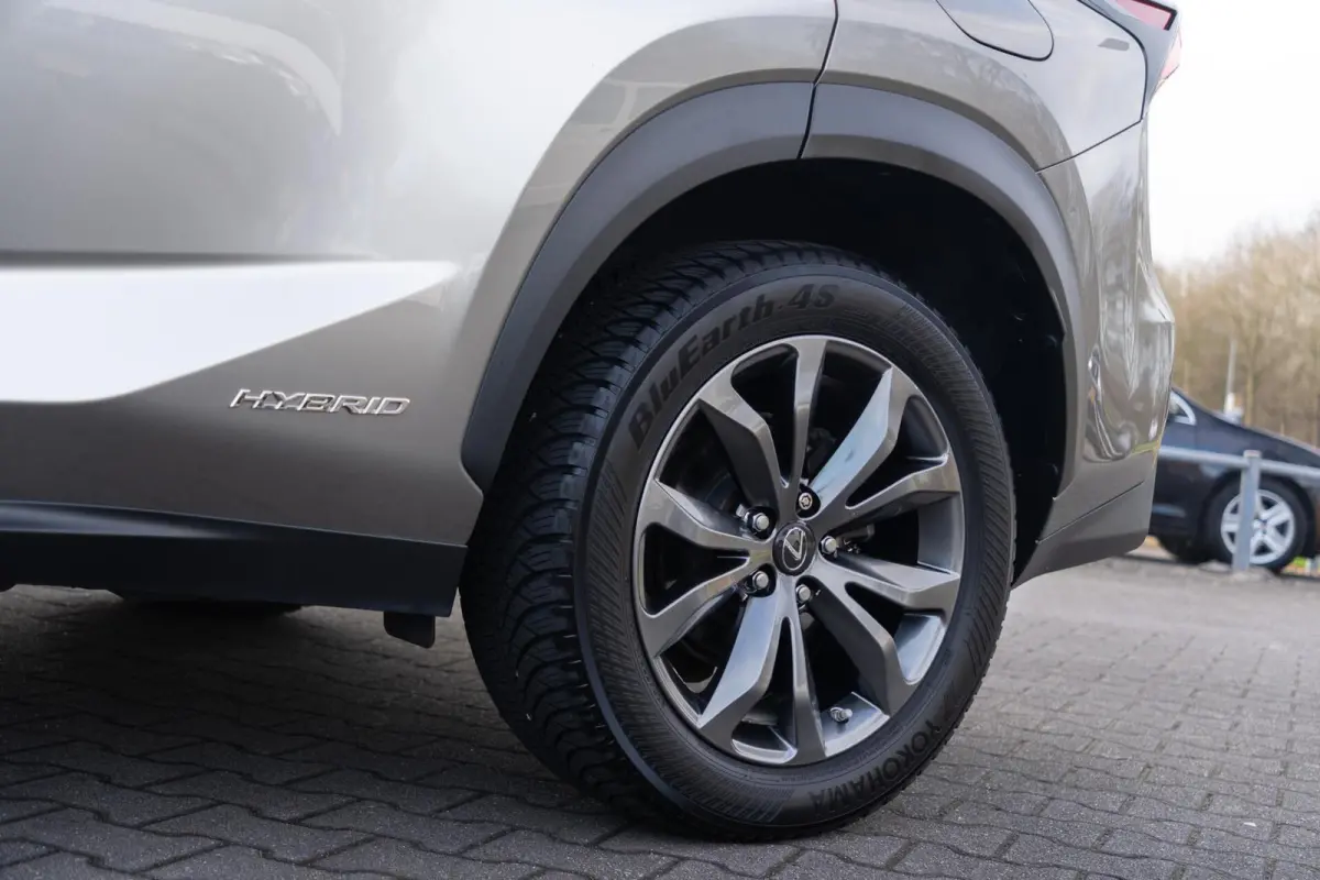 300h AWD F Sport|197PK|Panoramadak|Leder|Head Up|ACC|ISOFIX|LED|2e Eig|BTW Auto|Automaat|Dealer Onderhouden