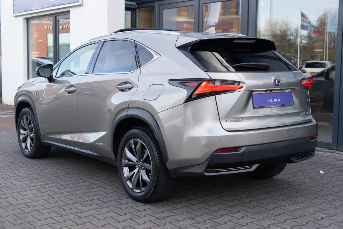 300h AWD F Sport|197PK|Panoramadak|Leder|Head Up|ACC|ISOFIX|LED|2e Eig|BTW Auto|Automaat|Dealer Onderhouden