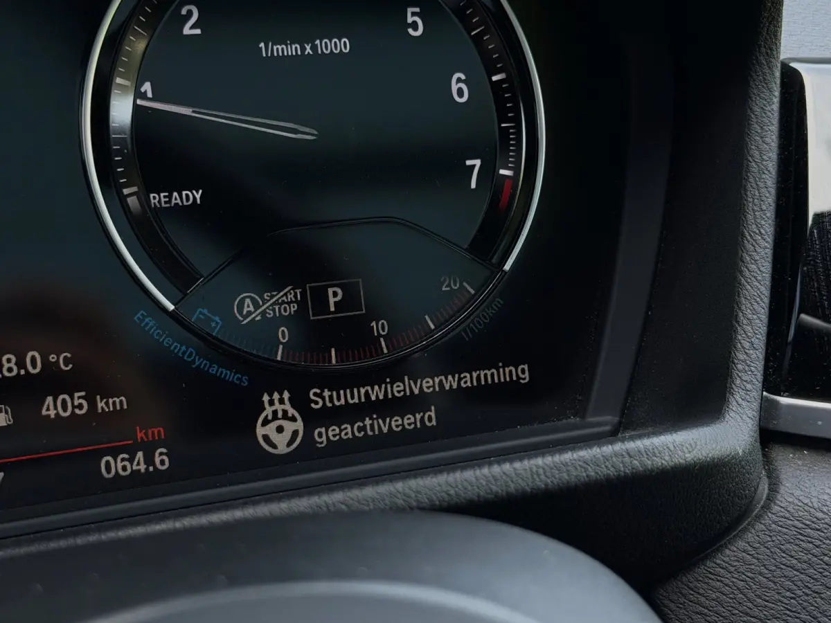 SDrive18i M-Sport Shadowline Pano Headup NL Auto!
