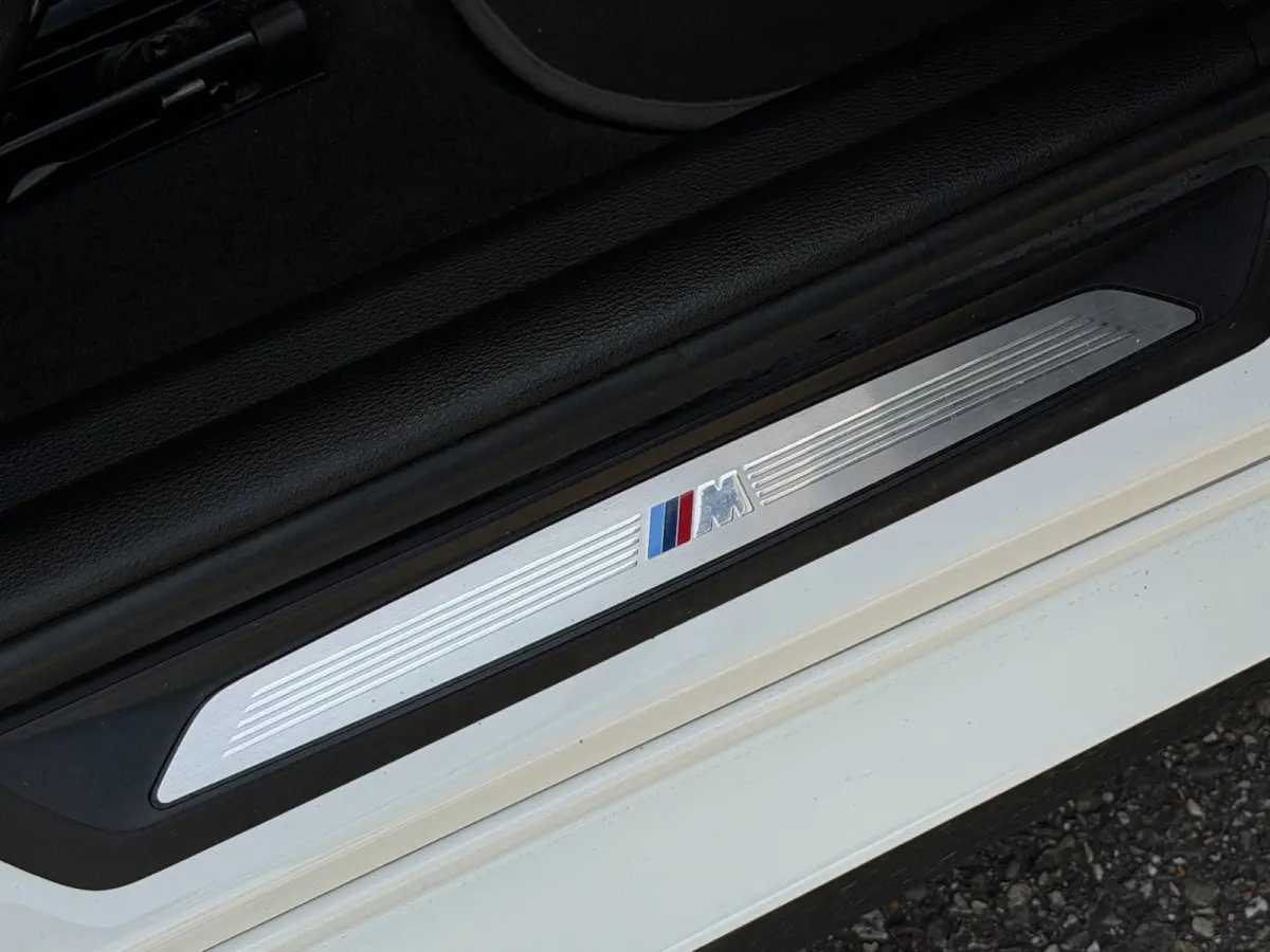 SDrive18i M-Sport Shadowline Pano Headup NL Auto!