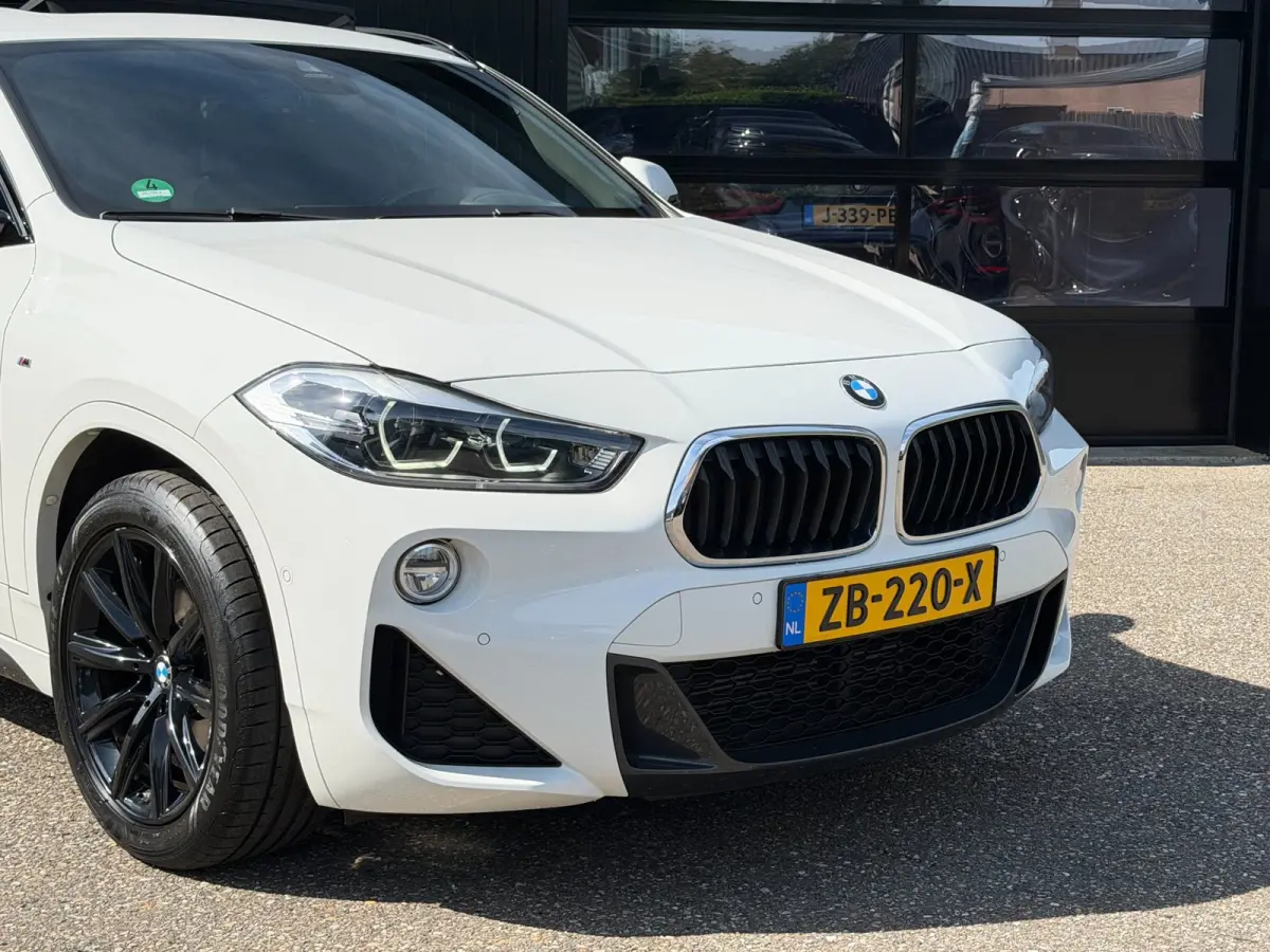 SDrive18i M-Sport Shadowline Pano Headup NL Auto!