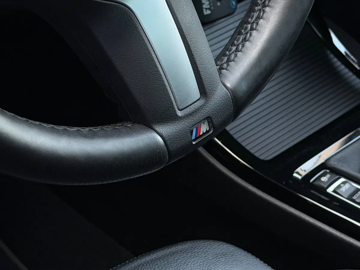 SDrive18i M-Sport Shadowline Pano Headup NL Auto!
