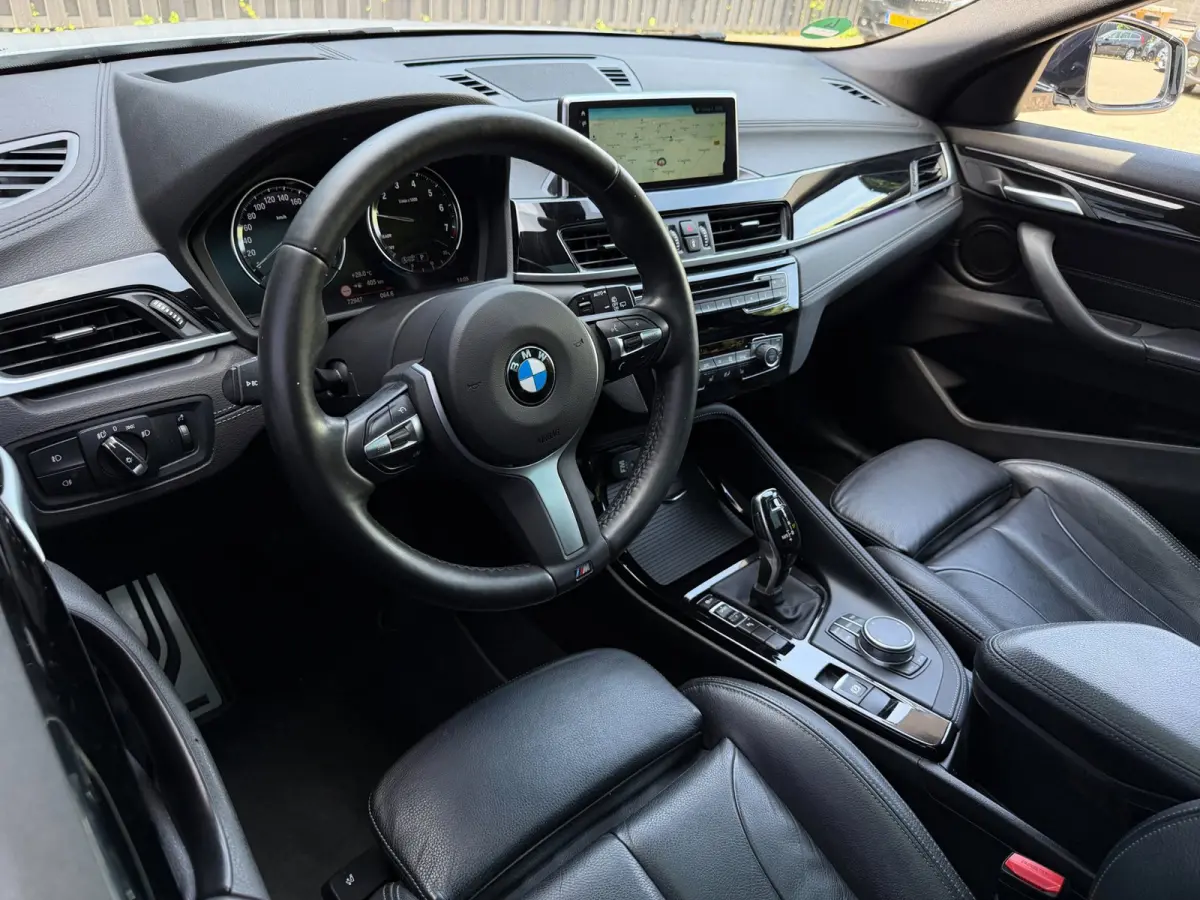 SDrive18i M-Sport Shadowline Pano Headup NL Auto!