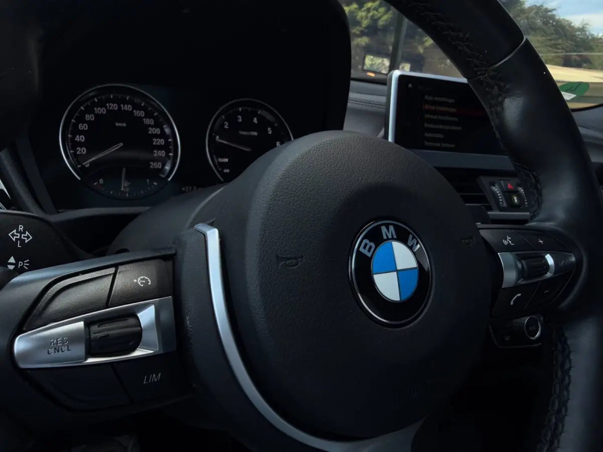 SDrive18i M-Sport Shadowline Pano Headup NL Auto!