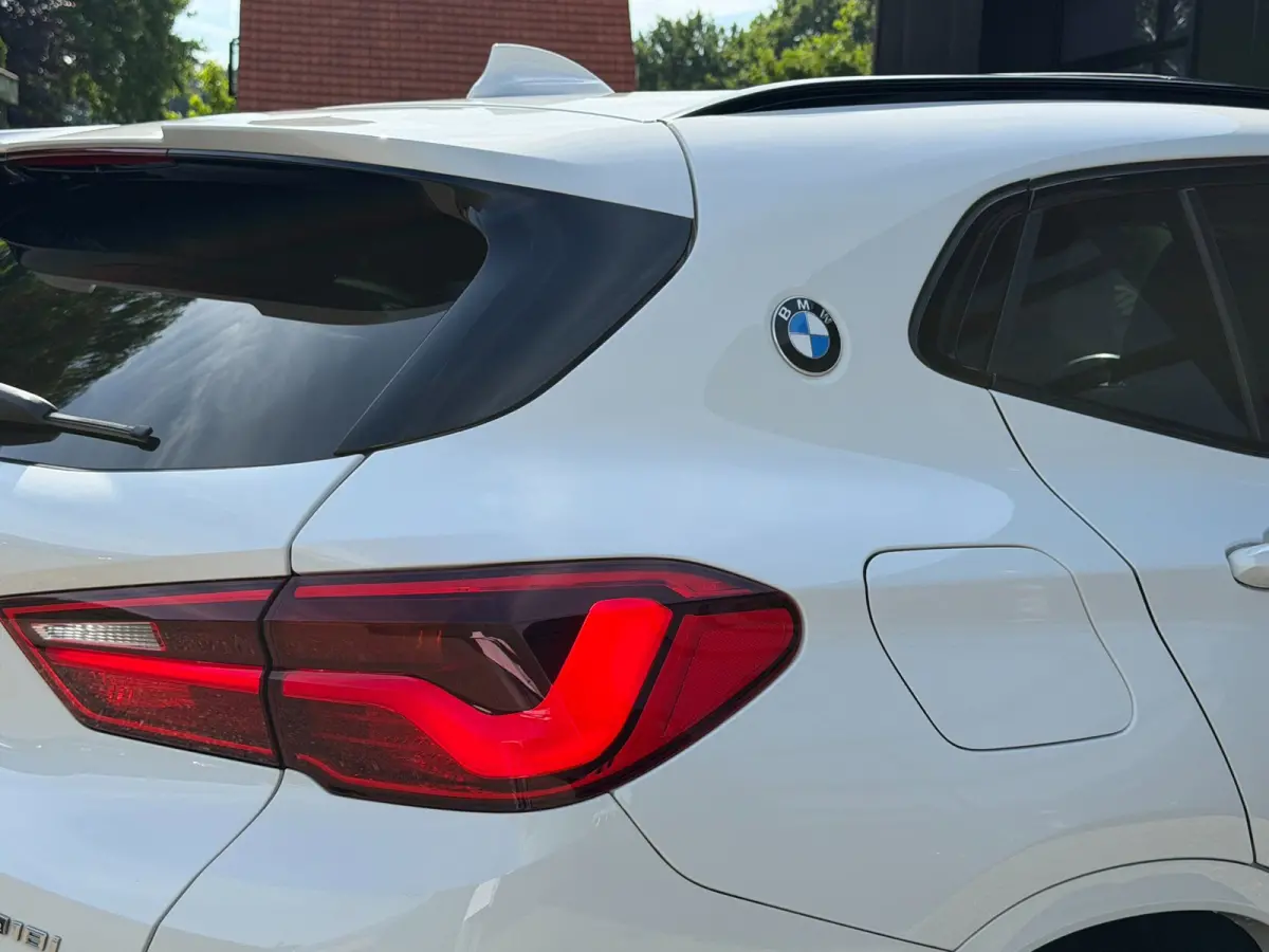 SDrive18i M-Sport Shadowline Pano Headup NL Auto!