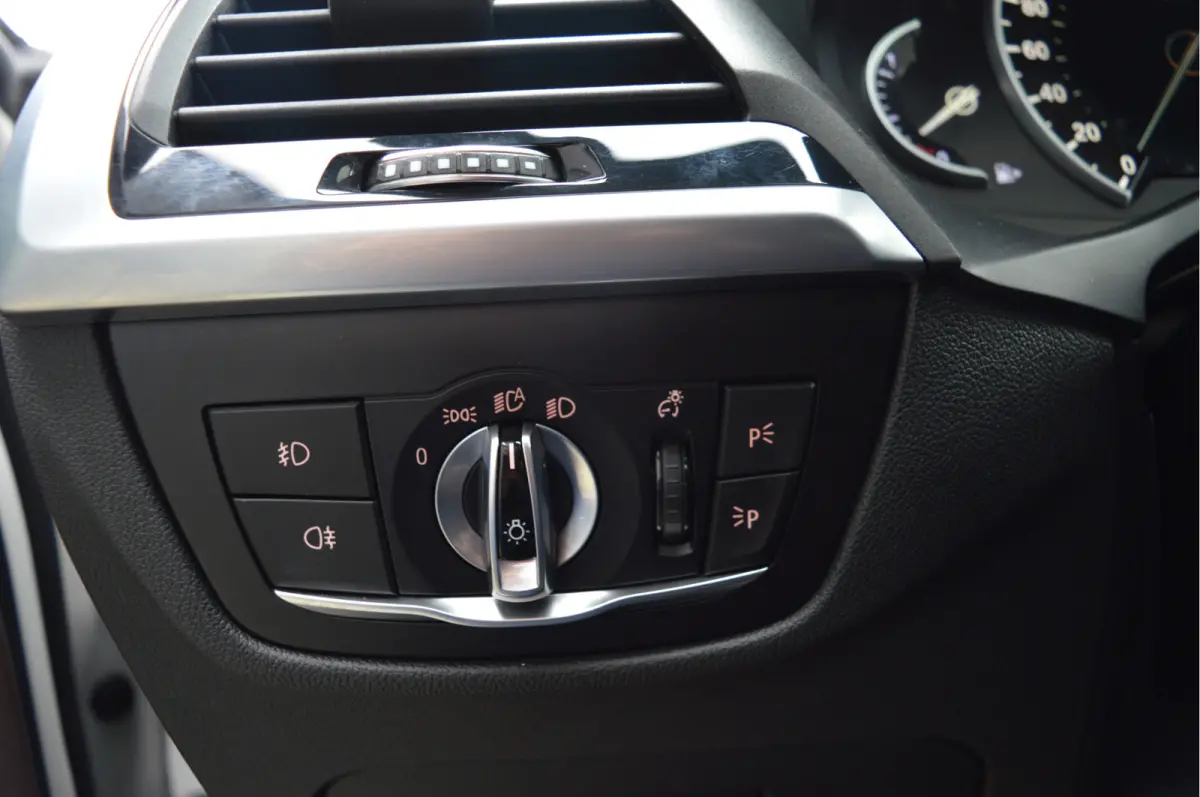 xDrive20i High Executive | M-PAKKET | PANO | TREKHAAK |