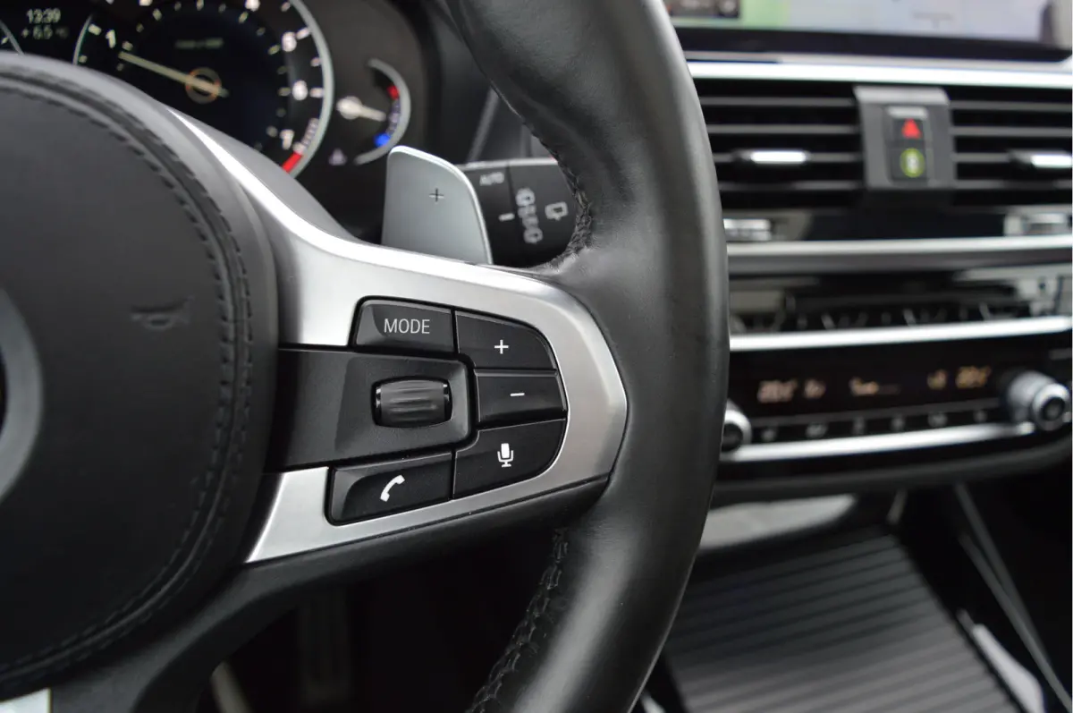 xDrive20i High Executive | M-PAKKET | PANO | TREKHAAK |