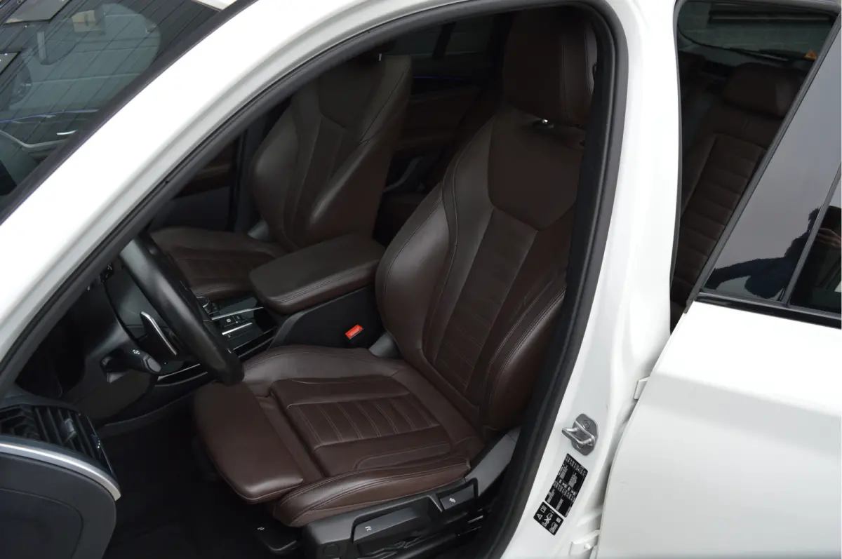 xDrive20i High Executive | M-PAKKET | PANO | TREKHAAK |