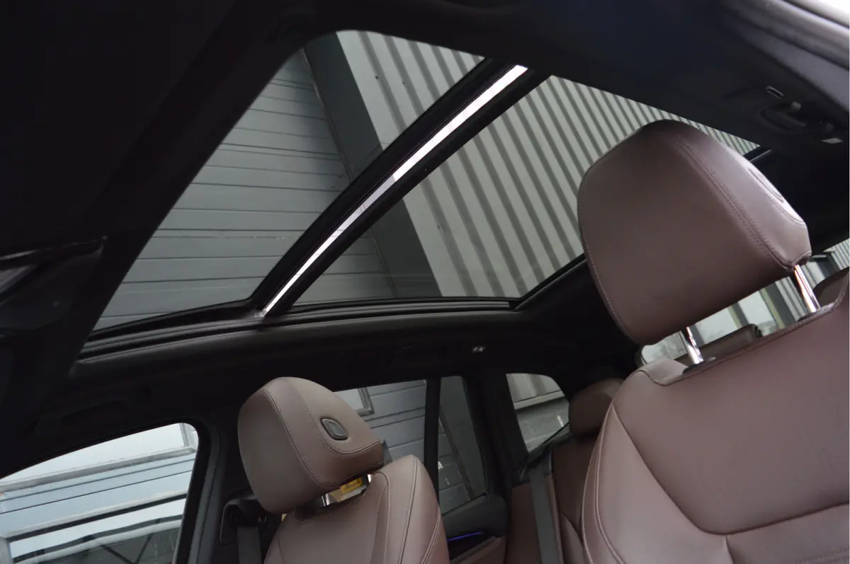 xDrive20i High Executive | M-PAKKET | PANO | TREKHAAK |