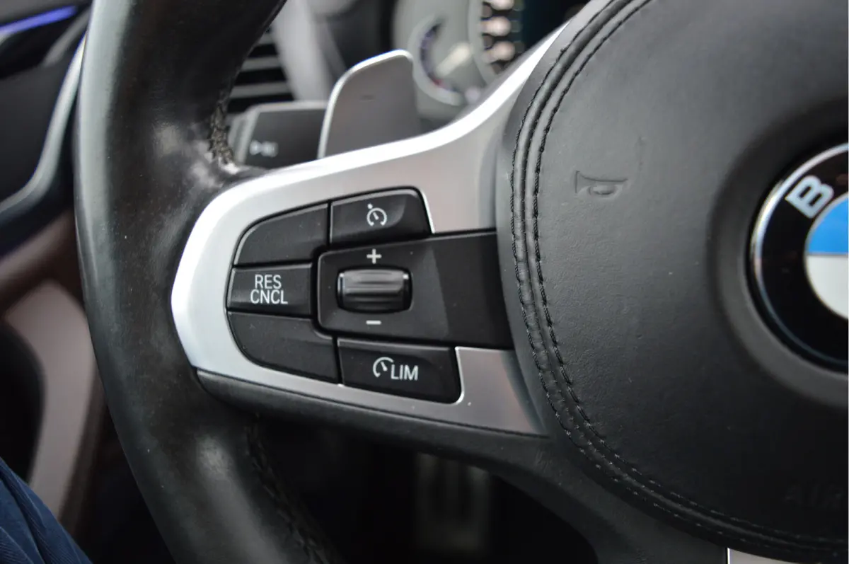 xDrive20i High Executive | M-PAKKET | PANO | TREKHAAK |