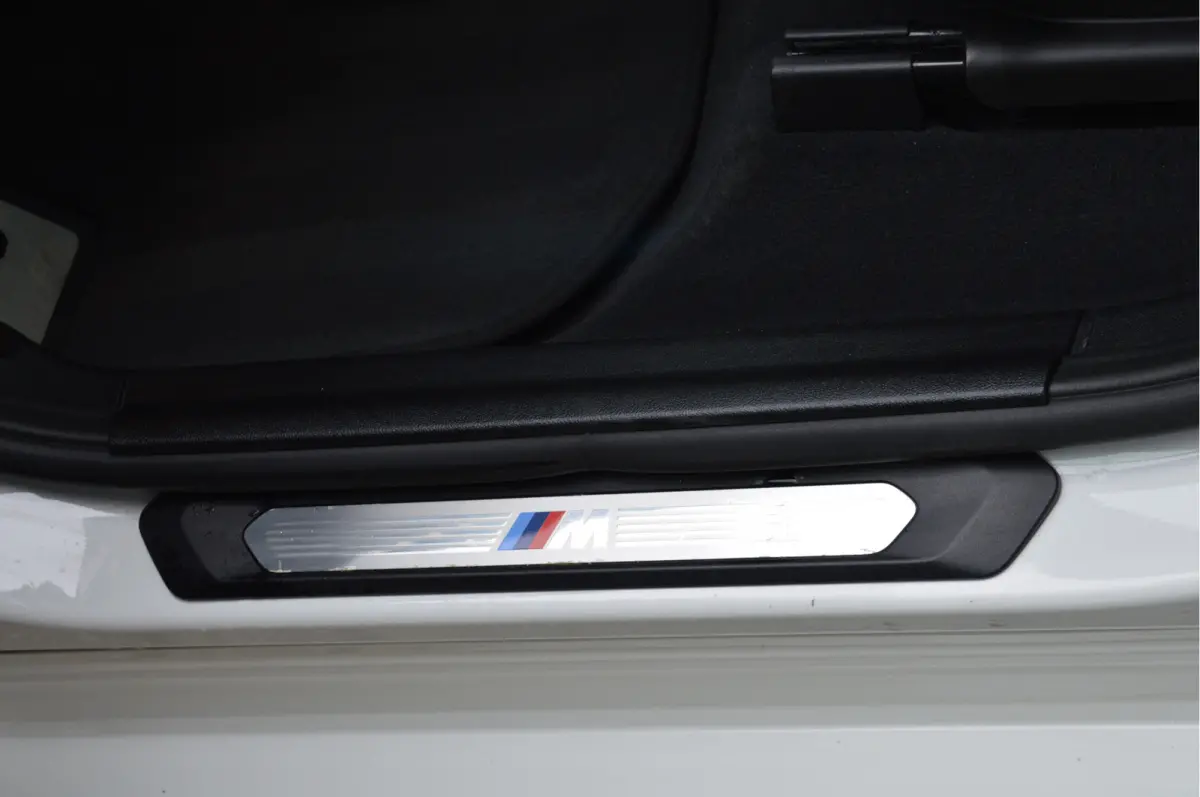 xDrive20i High Executive | M-PAKKET | PANO | TREKHAAK |