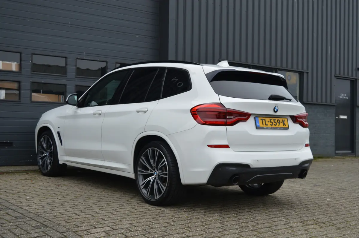 xDrive20i High Executive | M-PAKKET | PANO | TREKHAAK |