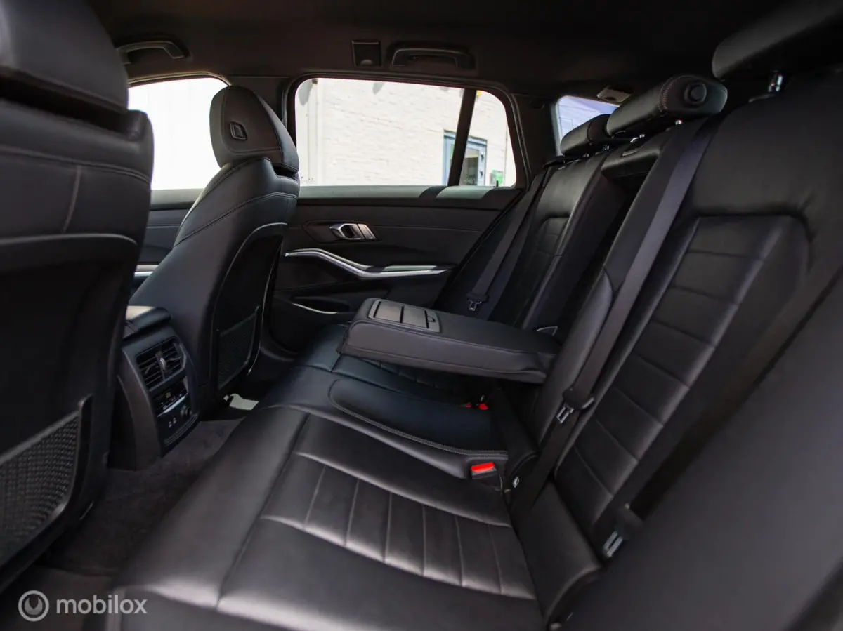 320i High Executive Edition|Org.NL|Autom|Carplay|LED|Camera|