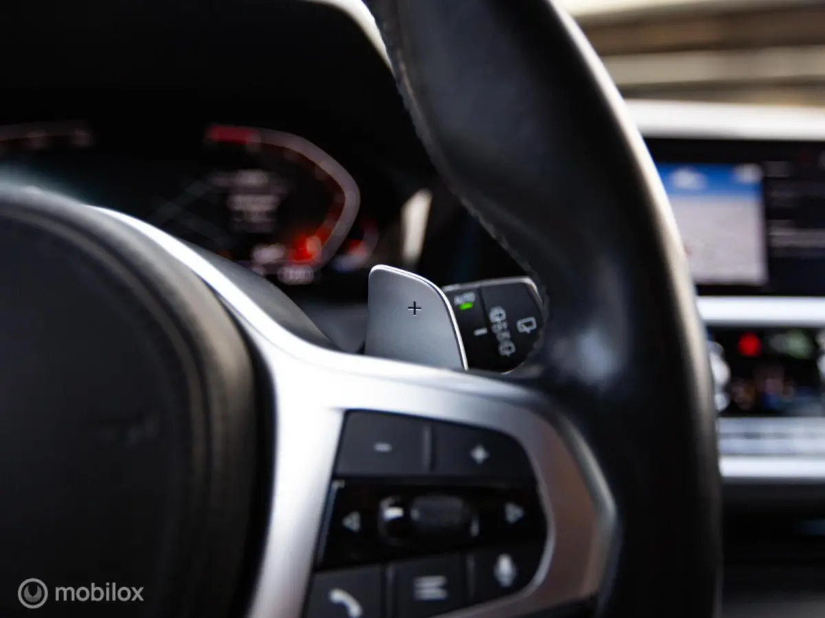 320i High Executive Edition|Org.NL|Autom|Carplay|LED|Camera|