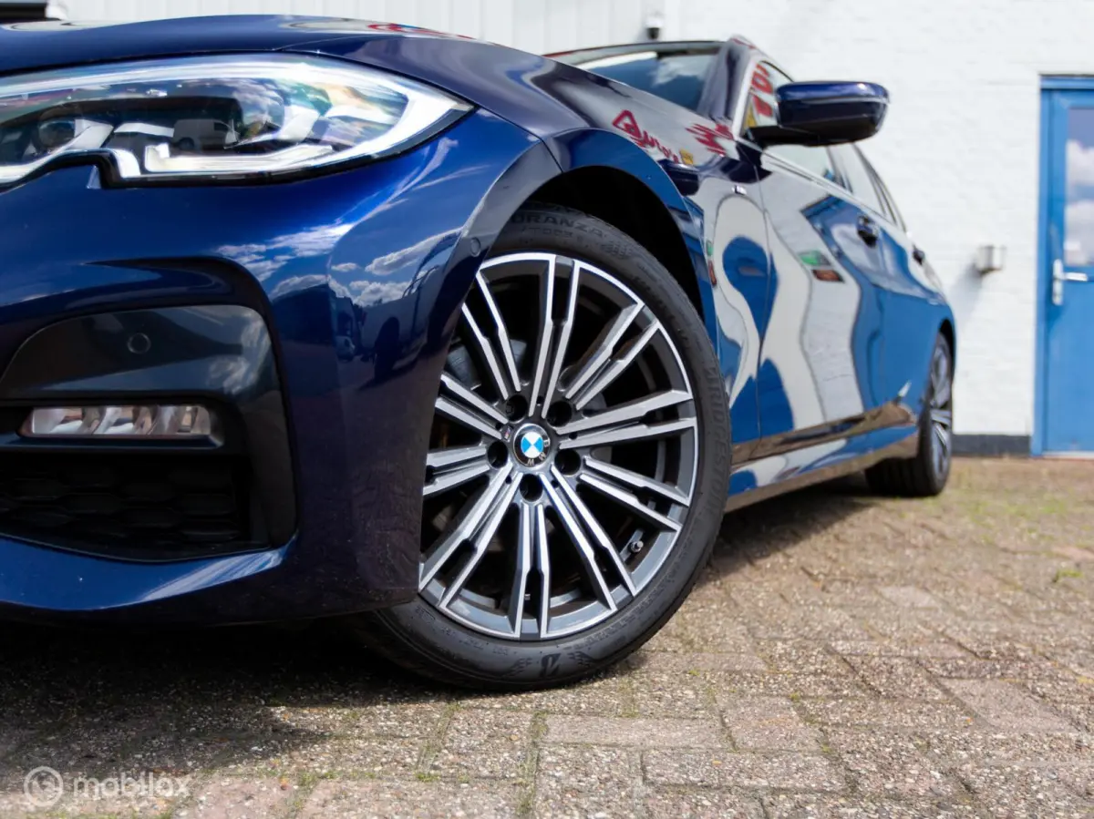 320i High Executive Edition|Org.NL|Autom|Carplay|LED|Camera|